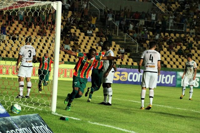 Sampaio bate o Tupi e conquista segunda vitória (Foto: Elias Auê)